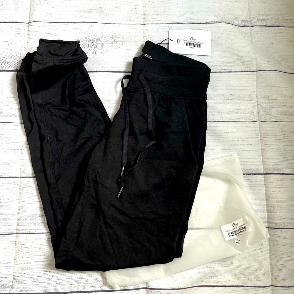 Ascend joggers